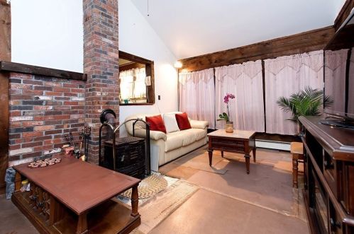 442 Washington St, Canton MA 02021-3630 exterior