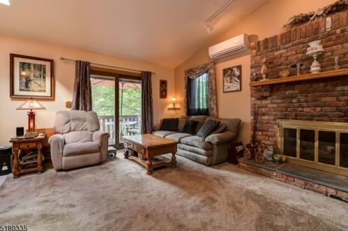 377 Skyline Lk Dr, Skyline Lakes NJ 07456-1953 exterior