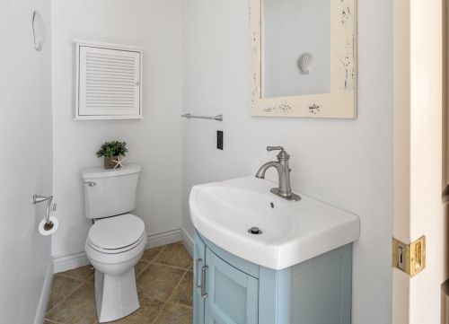 6 Chestnut Rd, Hingham MA 02043-1415 exterior