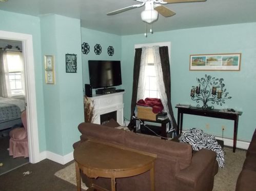 48 Church St, Montgomery MA 01085-2806 exterior