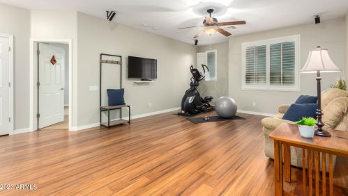 25311 51 Dr, Phoenix AZ 85035-1901 exterior