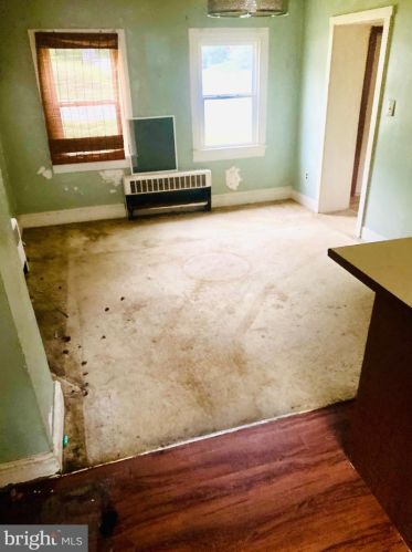 44 High St, West Deptford, NJ 08051-1460