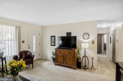 538 Elberne Ave, West Deptford NJ 08093-1715 exterior