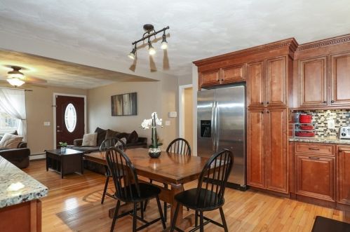 83 Colonial Dr, Taunton MA 02780-3801 exterior