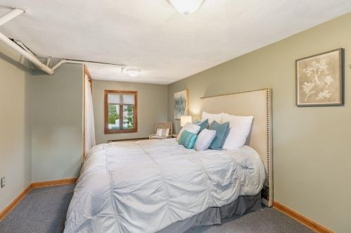 51 Rdg St, Arlington MA 02474-1706 exterior