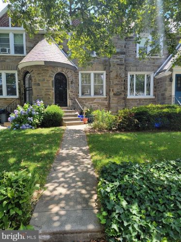 5919 Horrocks St, Philadelphia, PA 19149-3316