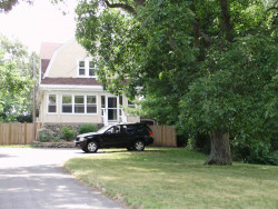 961 Dedham St, Newton, MA 02459-3419