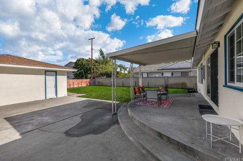 1431 Chalet Ave, Anaheim CA  92802-2146 exterior