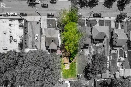 14 Essex St, Belleville, NJ 07109-2604