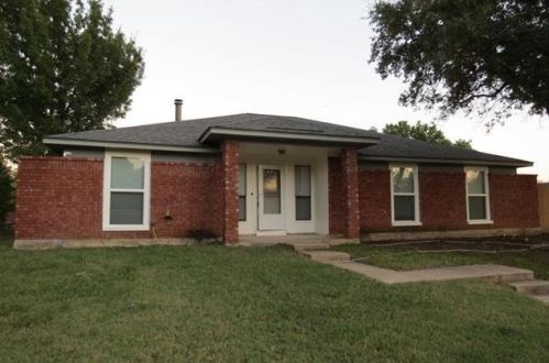 7312 Burke Cir, Plano TX  75025-3516 exterior