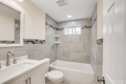 47 Arthur Ave, Carteret NJ  07008-2463 exterior