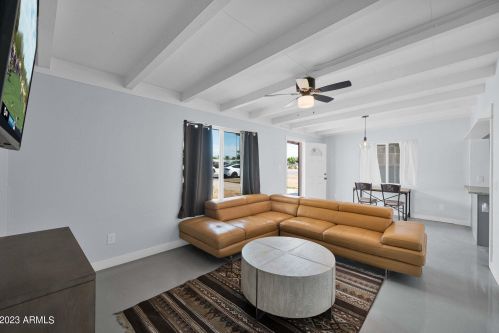 2205 Cambridge Ave, Phoenix AZ 85008-1027 exterior