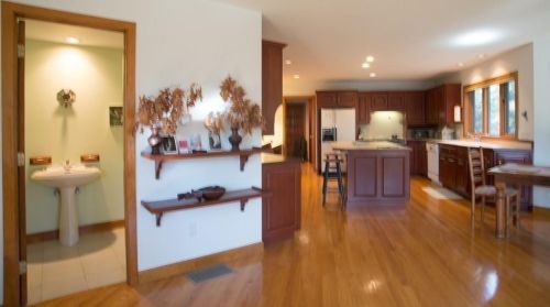 61 Vly Rd, Amherst MA 01002-9717 exterior