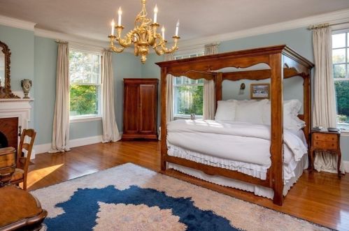 1 Sears Rd, Southborough MA 01772-1101 exterior