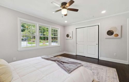 2022 Deren Way, Atlanta GA  30345-3710 exterior