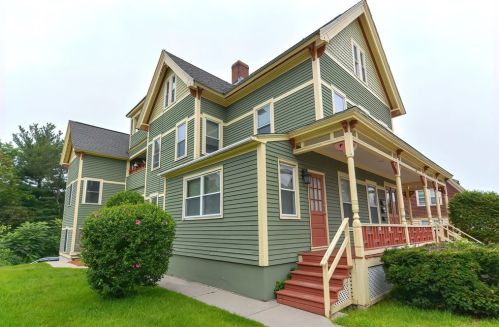 32 Burncoat St, Worcester, MA 01605-1814