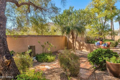 9416 47 St, Phoenix AZ 85028-5204 exterior