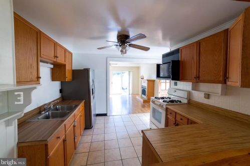 652 Washington Ave, West Deptford NJ 08096-3545 exterior