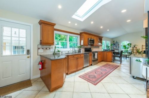 440 Stonetown Rd, Skyline Lakes NJ  07456-1200 exterior