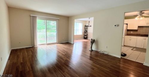 5 Claire Ct, East Hanover NJ  07936-3577 exterior