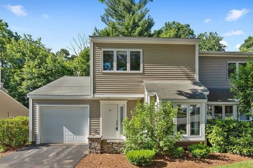 23 Oakwood Ln, Worcester, MA 01604-2658