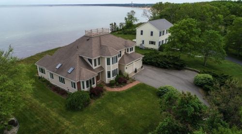 42 Oak Bluff Cir, Plymouth MA  02360-1356 exterior