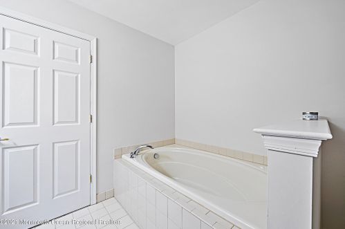 19 Brookfield Dr, Jackson Twp NJ 08527-3865 exterior