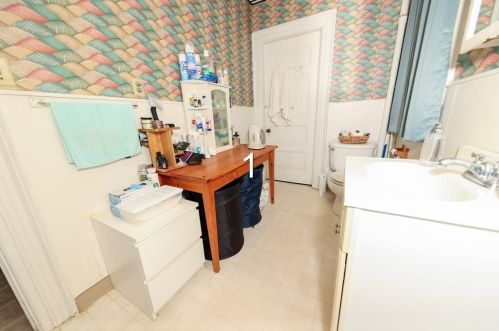 367 Whipple St, Fall River MA 02724-3448 exterior