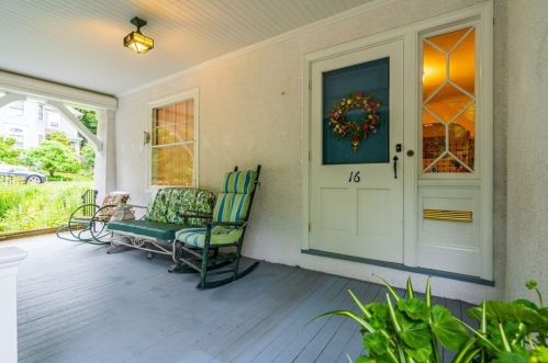 16 Haviland St, Worcester, MA 01602-2109