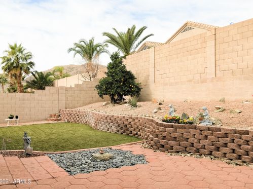 1736 Cathedral Rock Dr, Phoenix AZ 85048-9136 exterior