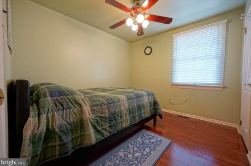 239 Hampshire Dr, West Deptford NJ 08096-4206 exterior