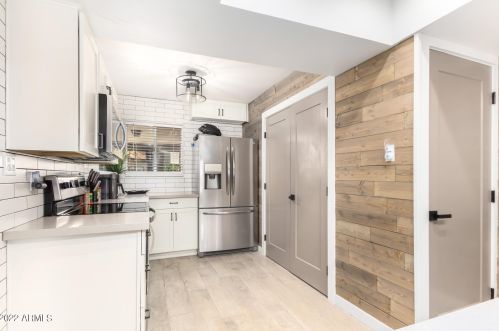 4927 43rd St, Phoenix AZ 85050-3358 exterior