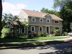 136 Fessenden St, Newton, MA 02460-1132