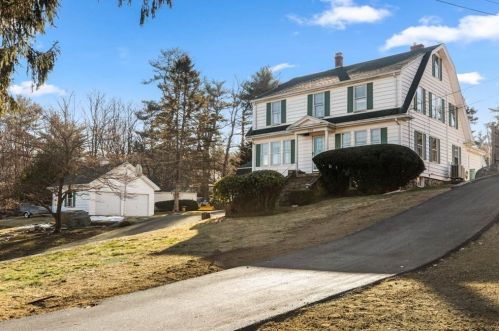 514 Essex Ave, Gloucester, MA 01930-2005