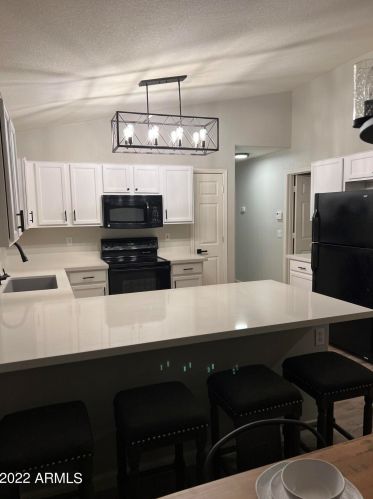 3041 Blackhawk Dr, Phoenix AZ 85050-4821 exterior