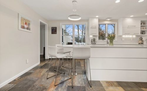 100 Manatee Rd, Hingham MA 02043-3064 exterior