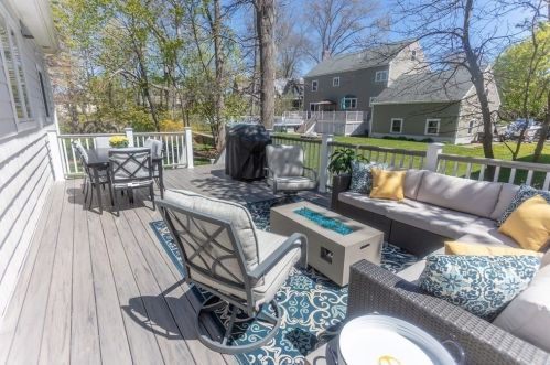 21 Clf Rd, Hingham MA 02043-1452 exterior