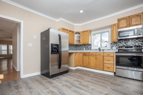 139 Haverhill St, Dracut MA 01826-5637 exterior