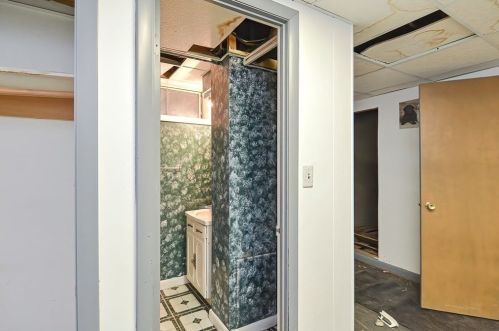 19 Middlesex Ave, Worcester MA 01604-1931 exterior