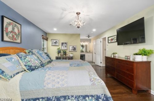 6 Cheshire Ln, Skyline Lakes NJ 07456-2743 exterior