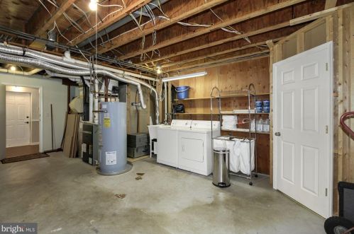 8556 Window Latch Way, Columbia MD 21045-5637 exterior