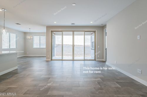 828 Amberwood Dr, Phoenix AZ 85045-0604 exterior