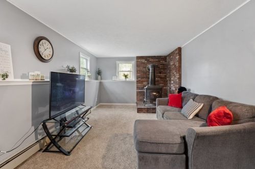 105 Hall Dr, Hingham MA 02061-1813 exterior