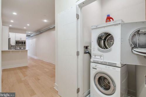 1305 Locust St, Philadelphia, PA 19107-5985