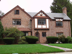 102 Gordon Rd, Newton, MA 02468-1227