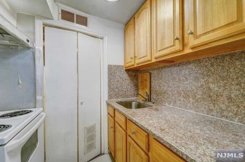 118 Sussex St, East Newark NJ 07029-2122 exterior