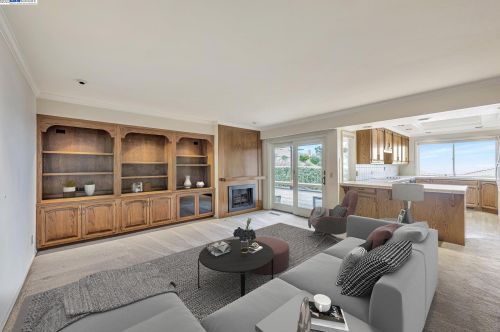 1567 Scenicview Dr, San Leandro, CA 94577-5330