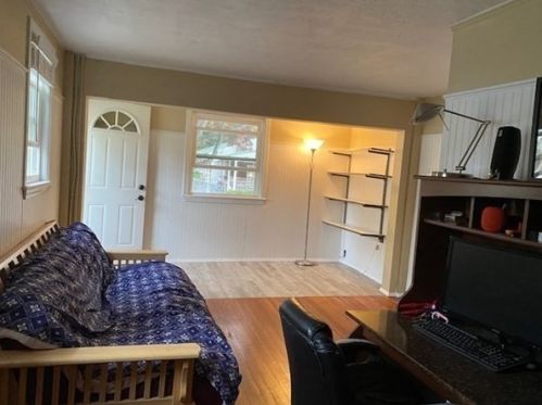 87 Golf Ave, Methuen MA 01844-6221 exterior