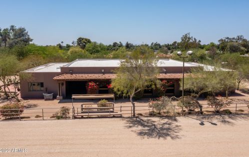 2020 Bethany Home Rd, Phoenix AZ 85014-2434 exterior