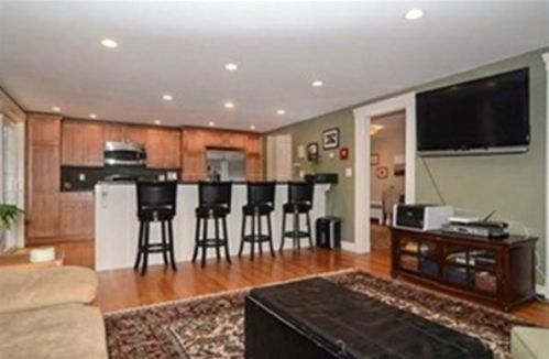 11 Pleasant View Rd, Arlington MA  02476-8017 exterior